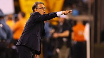 EAST RUTHERFORD, NJ - JUNE 26: Gerardo Martino of Argentina clls out against Chile during the Copa America Centenario Championship match at MetLife Stadium on June 26, 2016 in East Rutherford, New Jersey. Chile defeated Argentina 4-2 in penalty kicks.   Mike Stobe/Getty Images/AFP
 == FOR NEWSPAPERS, INTERNET, TELCOS &amp; TELEVISION USE ONLY ==