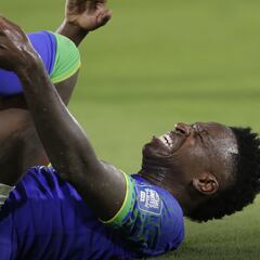 Real Madrid’s Vinicius Junior returns to Spain to start recovery process after Brazil injury