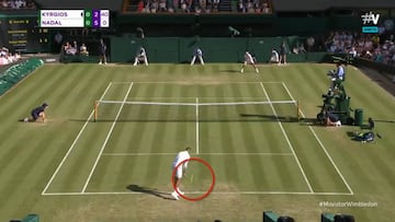 Kyrgios se atrevi¨® con Nadal: 'ace' de cuchara para cerrar un juego...