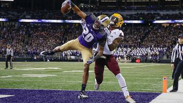SEATTLE, WA - NOVEMBER 19: Defensive back Kevin King #20 of the Washington Huskies makes an interception in the end zone against wide receiver N'Keal Harry #1 of the Arizona State Sun Devils on November 19, 2016 at Husky Stadium in Seattle, Washington. (Photo by Otto Greule Jr/Getty Images)
