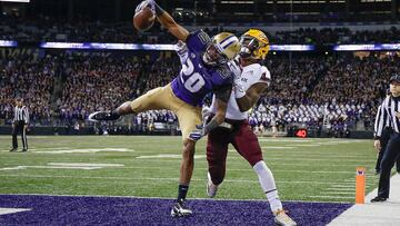 SEATTLE, WA - NOVEMBER 19:  Defensive back Kevin King #20 of the Washington Huskies makes an interception in the end zone against wide receiver N&#039;Keal Harry #1 of the Arizona State Sun Devils on November 19, 2016 at Husky Stadium in Seattle, Washington.  (Photo by Otto Greule Jr/Getty Images)