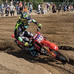 Gajser empieza con calma