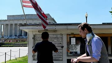 The Rolling Thunder souvenir stand near the Lincoln Memorial is closed due to concerns about the coronavirus disease in Washington, U.S., May 25, 2020. REUTERS/Erin Scott