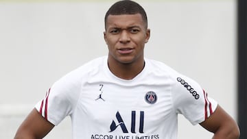 Soccer Football - Paris St Germain Training - Ooredoo Training Centre, Saint-Germain-En-Laye, France - September 10, 2021 Paris St Germain&#039;s Kylian Mbappe during training REUTERS/Benoit Tessier