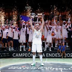 El Madrid, otra vez campeón: 38 Ligas, 100 títulos