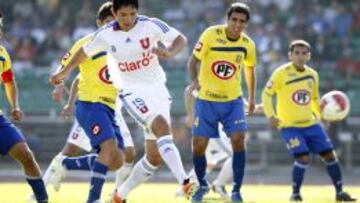 Gustavo Canales anota un gol en la última victoria de la U sobre la U de Concepción como visita. Fue en 2011.