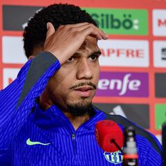 “Me dijeron que igual preguntaban por los árbitros… No hablo de esto”