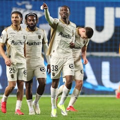 ¡El Lens le quita el liderato al PSG!