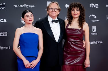 El equipo de la película 'El cuento de una noche de verano' posan en la alfombra roja de la 31 edición de los Premios José María Forqué.