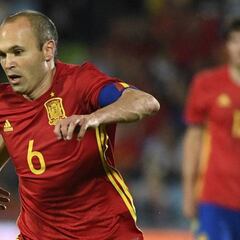 España recupera a Iniesta para las citas ante Italia y Albania