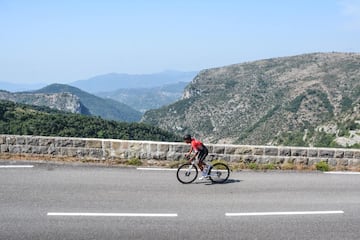 Nairo Quintana entrena en las carreteras de Mónaco tras volver a Europa en el vuelo del deporte colombiano. El ciclista del Arkéa-Samsic piensa en el Tour de Francia.