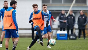 Los jugadores de Osasuna preparan el partido ante el Celta de Vigo.