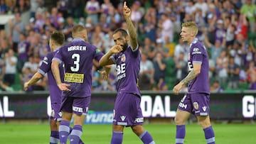 Diego Castro, durante la celebraci&oacute;n de uno de sus goles con el Perth Glory.