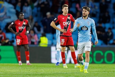 Como carrilero genera tantas ocasiones y se está destapando como un recurso ofensivo muy eficaz. Ante un equipo como el de Vallecas que se caracteriza por la velocidad en banda, Carreira le dio de su misma medicina.