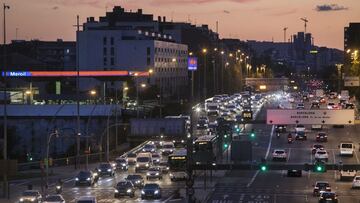 03/12/2020 - Barcelona - Operacion salida. En la imagen la salida de Barcelona de la Avenida Meridiana a la altura de Trinitat Vella de por el puente del 8 de diciembre. Foto: Massimiliano Minocri