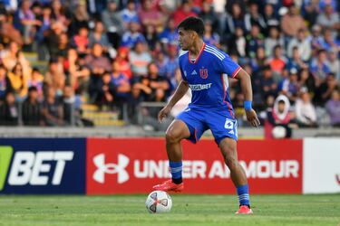 La U lo mandó a préstamo, tiene 22 años y sólo suma 17 minutos como profesional: “Le falta...”