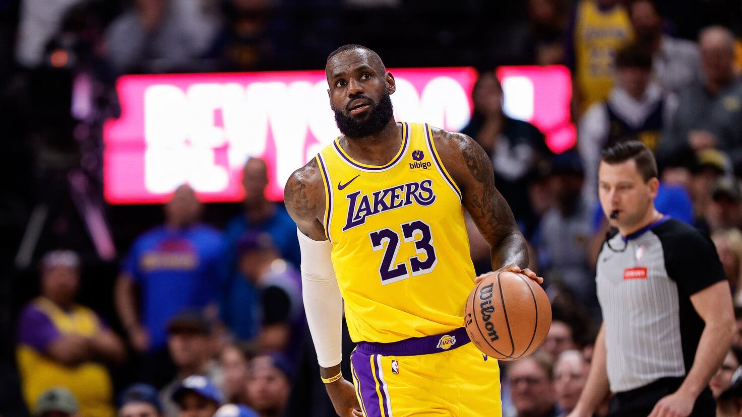 Read more about the article LeBron James rejects player option and signs new contract with the Lakers: How long will he play?