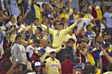 La afición del América durante el partido América vs Tigres UANL