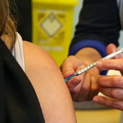 ¿Qué hacer si tengo que viajar a un país que pide las dos dosis y he pasado la COVID?