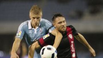 Wass pugna por un bal&oacute;n con Eldin Hadzic.