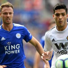 Raúl Jiménez y Wolverhampton no pudieron con el Leicester