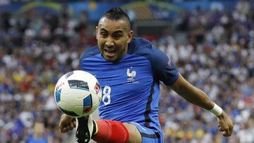 Pieza clave. Payet, en una acción del partido Francia-Rumanía.