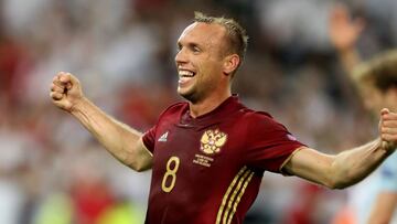 Russia&#039;s midfielder Denis Glushakov celebrates his team&#039;s goal during the Euro 2016 group B football match between England and Russia at the Stade Velodrome in Marseille on June 11, 2016.