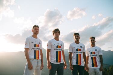 El escudo del Andorra brilla en la oscuridad