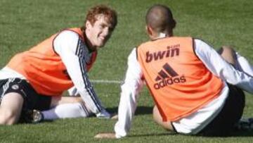 <b>PELIRROJO DE ORO. </b>Álex trabajó ayer con Mourinho y fue una de las estrellas del Juvenil A 09-10.