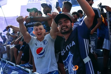 Más de 3 mil hinchas de Millonarios acudieron al Camping World Stadium de Orlando, Estados Unidos para el partido ante Everton por la Florida Cup.