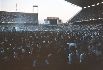 Pink Floyd sold out the Calderón in 1998.