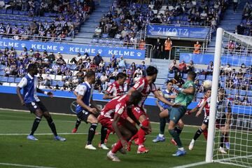 Un remate de Felipe que sacó el central maño antes de que traspasara la línea de gol.