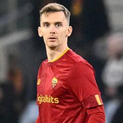 El Betis ata a Diego Llorente