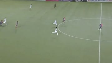 El golazo de casi 60 metros que asombra en el fútbol chileno: dará la vuelta al mundo
