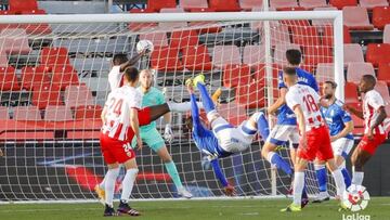 Grippo hizo el 2-2 con una gran chilena.