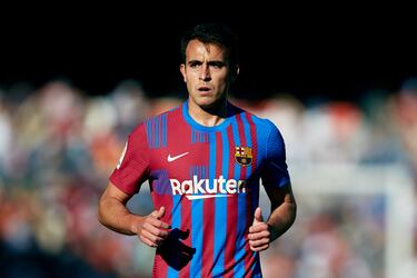 En la temporada 21‑22, Eric García fue una de las piezas más usadas en defensa por Xavi, acumulando 36 encuentros. Su juego combinativo y salida limpia de balón le convirtieron en una opción sólida, aunque con altibajos defensivos que generaron críticas. Tras dos campañas en Barcelona, marchó cedido al Girona, donde dio un gran nivel en la sorprendente temporada de clasificación a la Champions del Girona. De vuelta en Barcelona, ya con Flick a los mandos, Eric se ha convertido en una pieza de rotación fiable en el lateral derecho y el centro de la defensa.