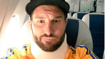 Gignac regresa a Monterrey con un collarín; es duda para la final