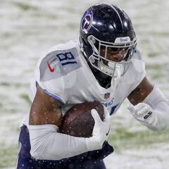 How did the New England Patriots clear $5.31 million in cap space with Jonnu Smith deal?