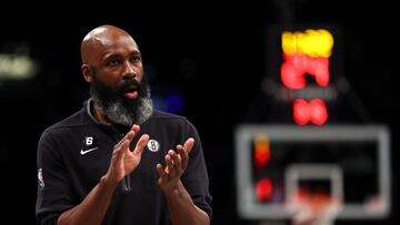 NEW YORK, NEW YORK - FEBRUARY 09: Head coach Jacque Vaughn of the Brooklyn Nets claps during a timeout in the game against the Chicago Bulls at Barclays Center on February 09, 2023 in New York City.   Jamie Squire/Getty Images/AFP (Photo by JAMIE SQUIRE / GETTY IMAGES NORTH AMERICA / Getty Images via AFP)