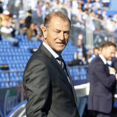 El Alavés destituye a De Biasi