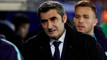 Soccer Football - La Liga Santander - Deportivo Alaves v FC Barcelona - Estadio Mendizorroza, Vitoria-Gasteiz, Spain - April 23, 2019 Barcelona coach Ernesto Valverde REUTERS/Vincent West