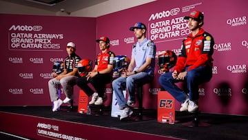 Bagnaia, a la derecha, junto a Álex, Marc y Martín.