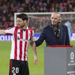 Aduriz cumple 37 a la caza de Armando y con relevos jóvenes