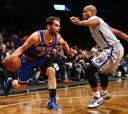 Brook Lopez brilla ante los Knicks en el derbi de Nueva York
