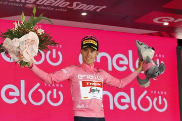 El espa?ol Juanpe L¨®pez mantiene la maglia rosa de l¨ªder.
