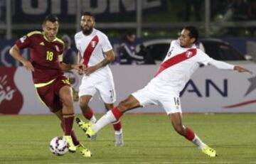 El peruano Carlos Lobatón fue uno de los puntos altos de la primera fase de la Copa América. 