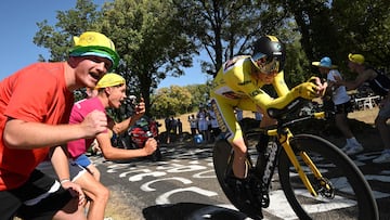 Jonas Vingegaard, en acción durante la contrarreloj de Rocamadour, que acabó en segunda posición para asegurar su triunfo en el Tour 2022.