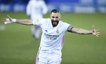 Benzema alcanzó los 31 años en diciembre de 2018, 6 meses después de la marcha de Cristiano Ronaldo, su compañero del ataque madridista durante 9 años, y con la misión de hacer los goles del equipo blanco. En las 3 temporadas sin CR7 lleva 72 goles.