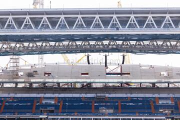 Las lamas del exterior ya están instalándose en la fachada del nuevo Santiago Bernabéu. Serán una de las grandes características del nuevo feudo blanco.