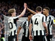 Soccer Football - Premier League - Chelsea v Newcastle United - Stamford Bridge, London, Britain - March 14, 2026 Newcastle United's Anthony Gordon celebrates scoring their first goal with Malick Thiaw REUTERS/David Klein EDITORIAL USE ONLY. NO USE WITH UNAUTHORIZED AUDIO, VIDEO, DATA, FIXTURE LISTS, CLUB/LEAGUE LOGOS OR 'LIVE' SERVICES. ONLINE IN-MATCH USE LIMITED TO 120 IMAGES, NO VIDEO EMULATION. NO USE IN BETTING, GAMES OR SINGLE CLUB/LEAGUE/PLAYER PUBLICATIONS. PLEASE CONTACT YOUR ACCOUNT REPRESENTATIVE FOR FURTHER DETAILS..